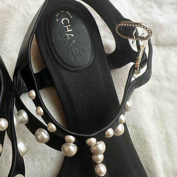 CHANEL Interlocking CC Logo TStrap Sandals - Picture 5 of 12